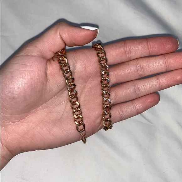 GOLD CHAIN NECKLACE - Picture 6 of 6